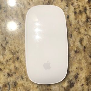 MAC Wireless mouse -CHARGER NOT INCLUDED